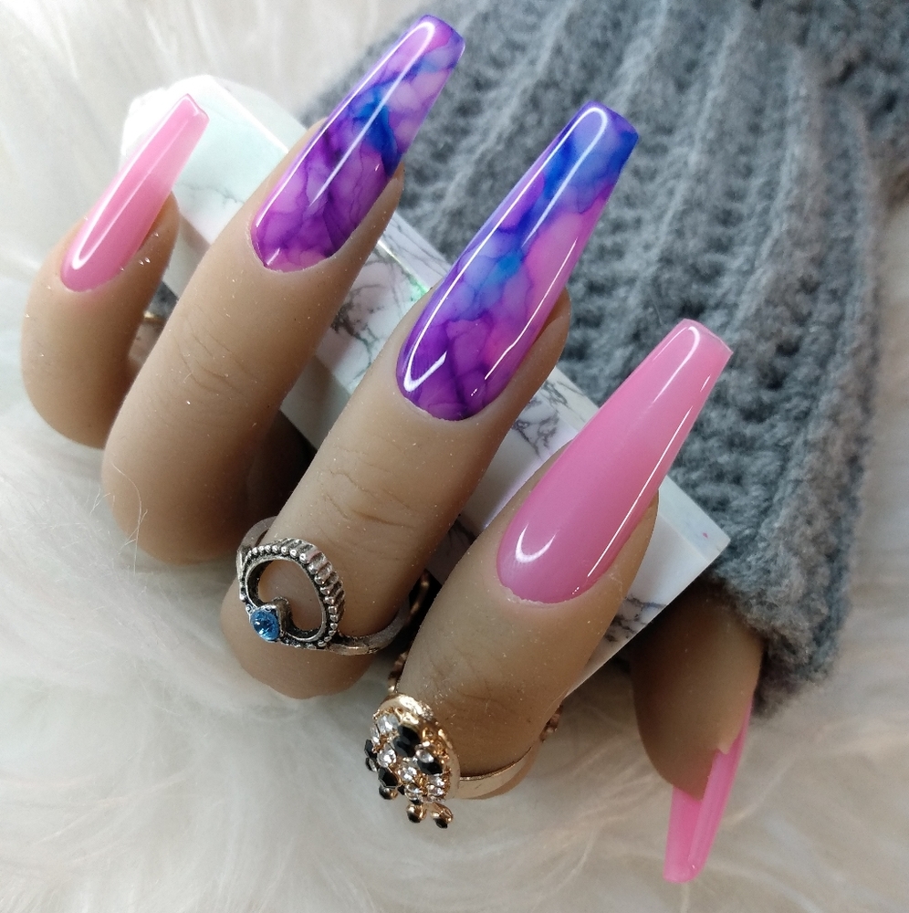 Press on nails (long coffin)